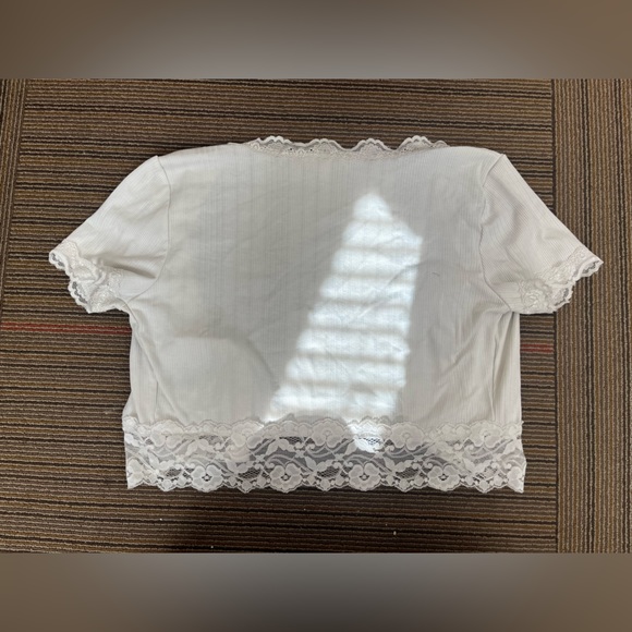 white lace cropped sweater - Picture 2 of 2